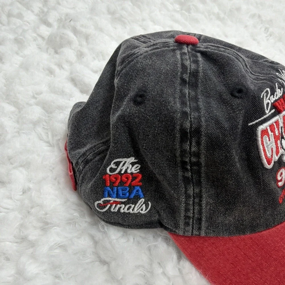 Mitchell & Ness HWC CHICAGO BULLS 1991-92 World Champions Buckle Strap Cap Denim
